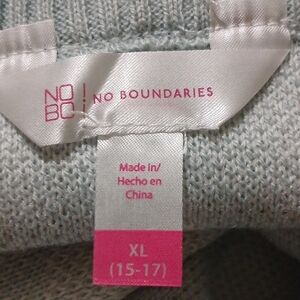 No Boundaries Light Gray Knit Sweater - XL